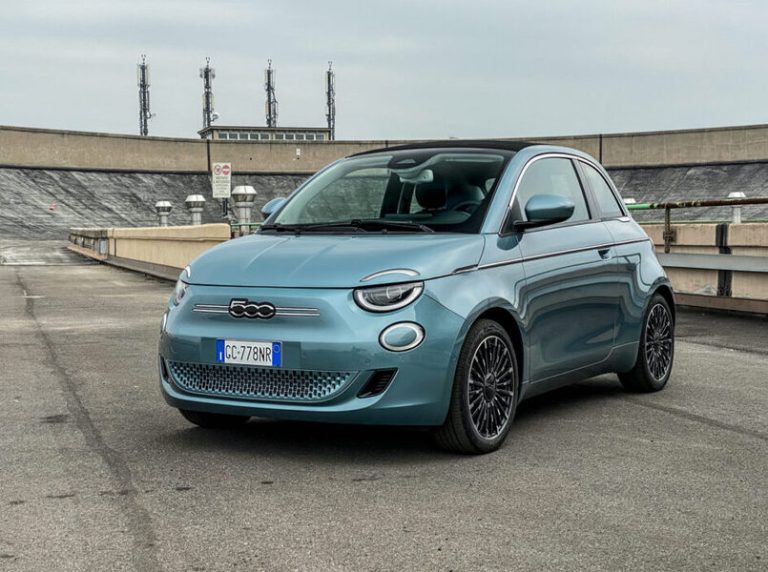 FIAT 500 ELETTRICA a noleggio a lungo termine