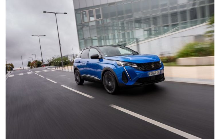 PEUGEOT 3008 a noleggio a lungo termine
