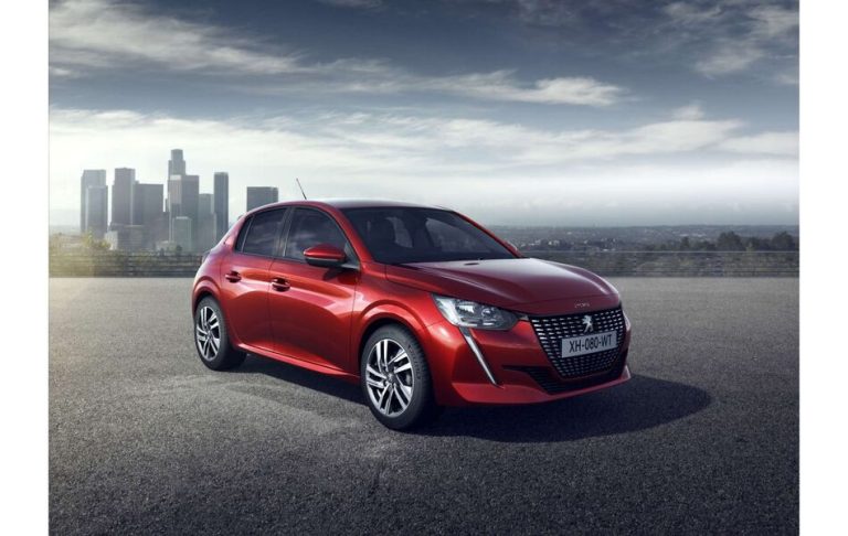 PEUGEOT 208 a noleggio a lungo termine