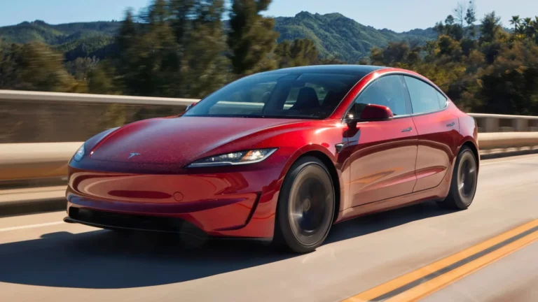TESLA MODEL 3 a noleggio a lungo termine