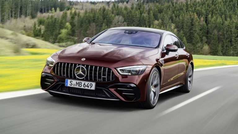 MERCEDES AMG GT43 COUPÉ 4 a noleggio a lungo termine