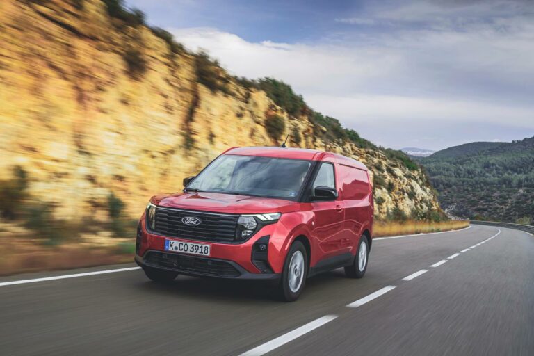 FORD TRANSIT COURIER a noleggio a lungo termine